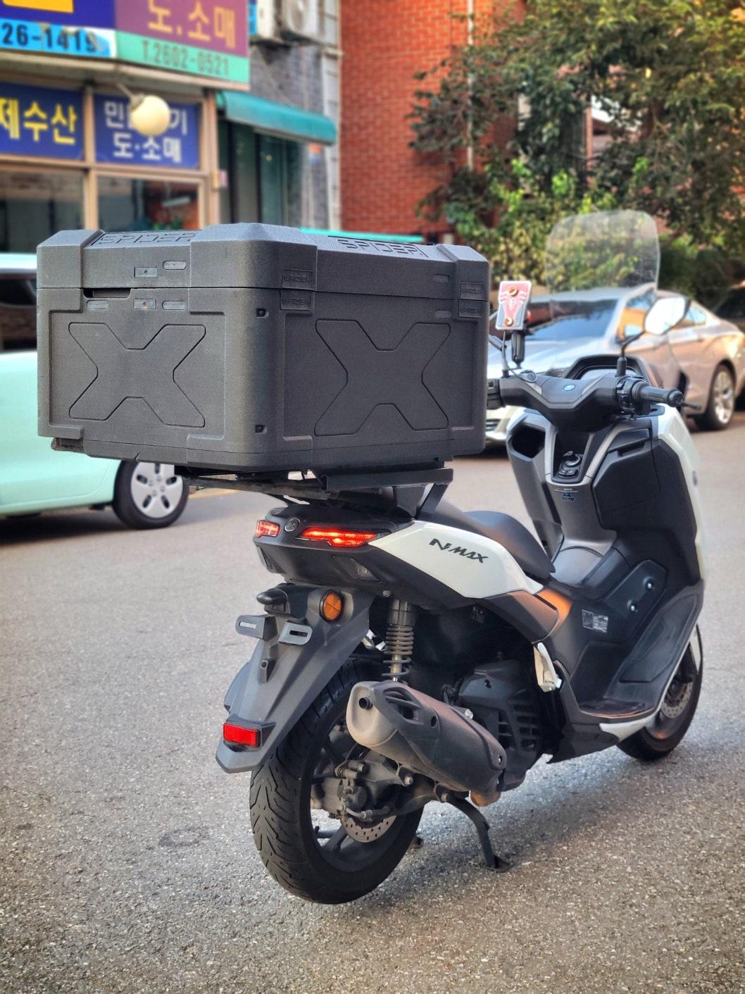 NMAX 125 (2025) 3