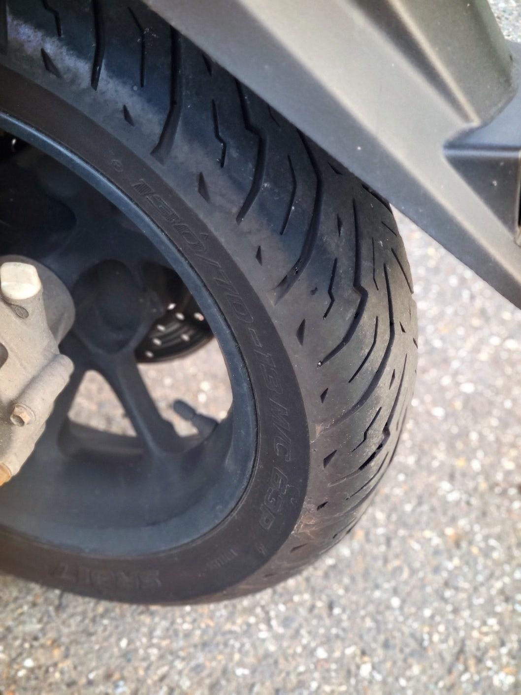 NMAX 125 (2025) 8