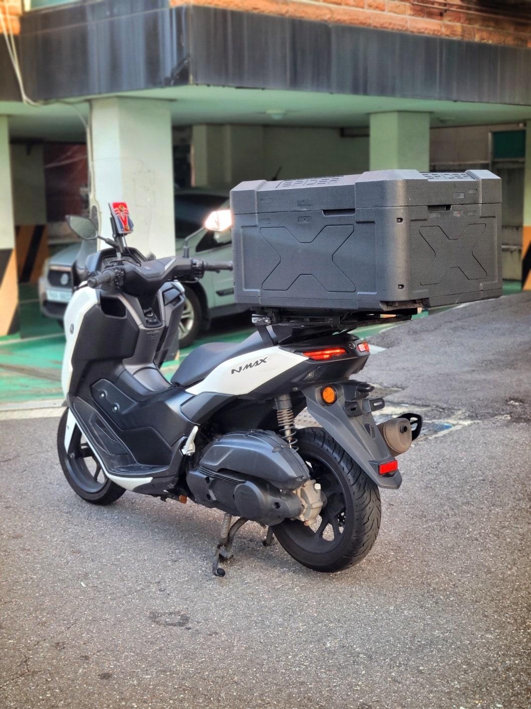 NMAX 125 (2025) 6