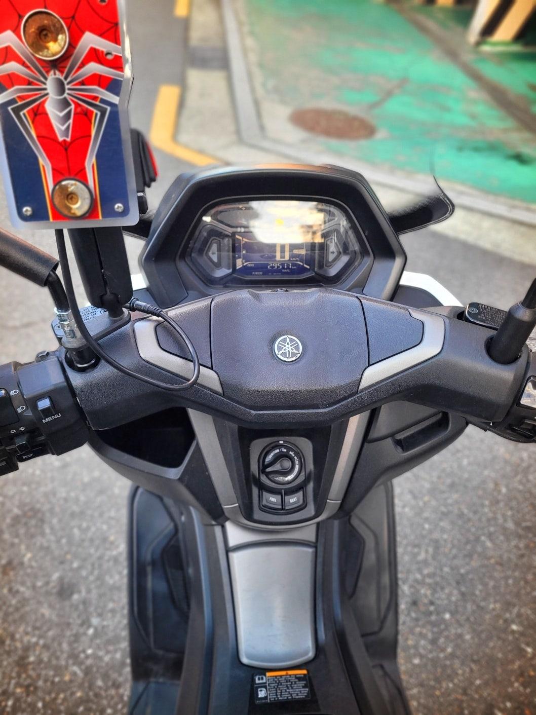 NMAX 125 (2025) 7