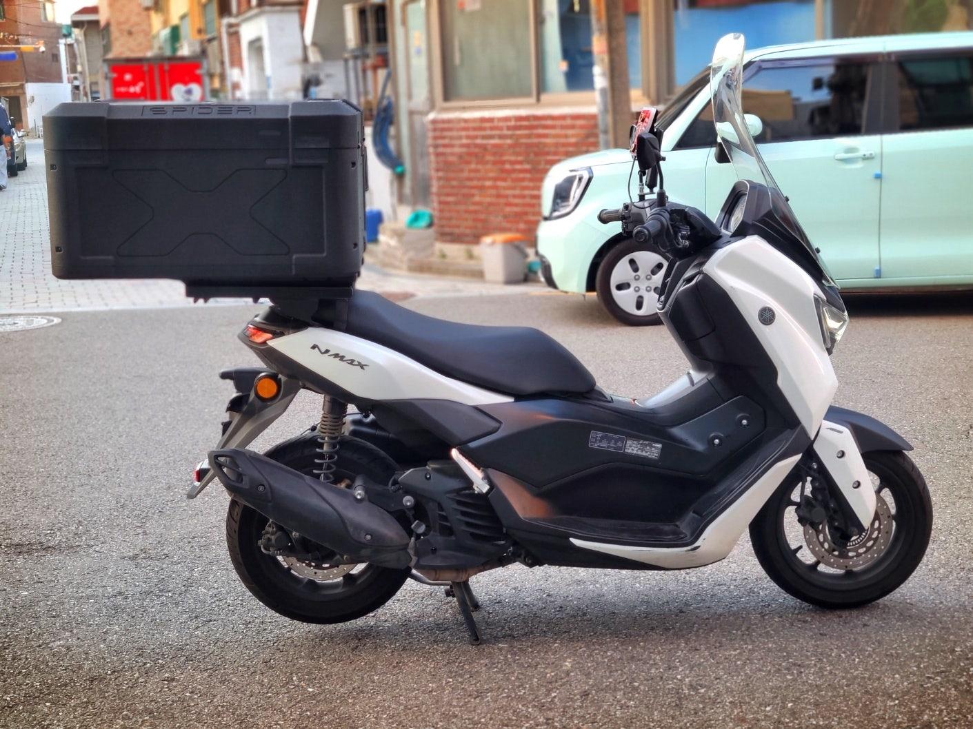 NMAX 125 (2025) 2